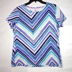 St. John’s Bay Petite PL Chevron Print Top – Short Sleeve, Preowned